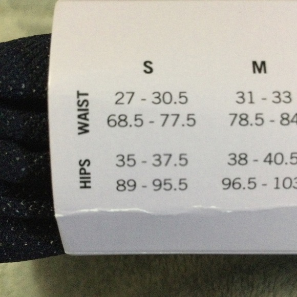 Spanx Assets Denim Wash Seamless Leggings - Picture 4 of 6